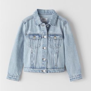 Zara (VGUC) | size 9 denim jean distressed vintage style trucker jacket